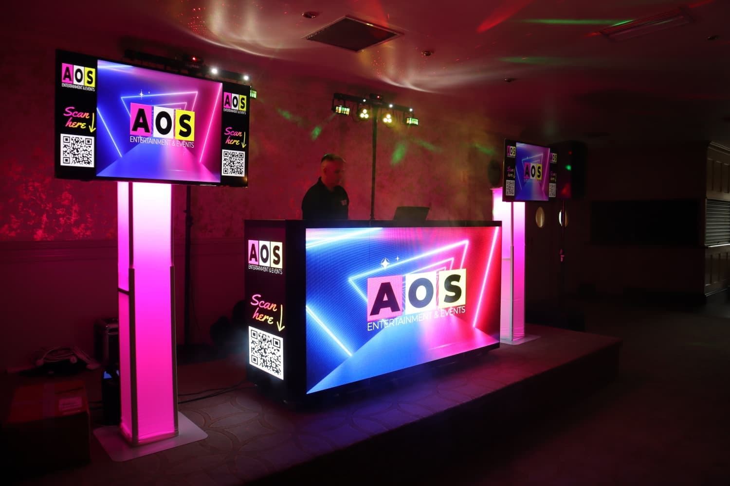 AOS Entertainment illuminated LED DJ booth
